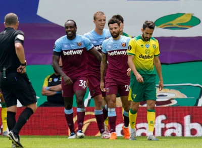 Ngoại hạng Anh CH&Iacute;NH THỨC chia tay c&aacute;i t&ecirc;n đầu ti&ecirc;n