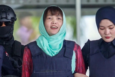 Gia đ&igrave;nh dọn dẹp, sửa sang nh&agrave; cửa đ&oacute;n Đo&agrave;n Thị Hương trở về