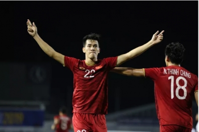 Dưỡng ch&acirc;n cho Tiến Linh, Đức Chinh cho trận chung kết với U22 Indonesia