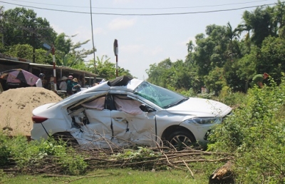 Quảng Nam: T&agrave;u h&agrave;ng hất văng &ocirc; t&ocirc;, 3 người bị thương nặng