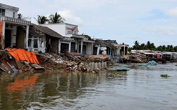 Khẩn trương khắc phục sạt lở, ho&agrave;n th&agrave;nh trước khi lũ về