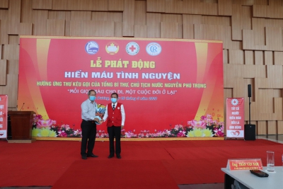 Hơn 600 cán bộ, người lao động tỉnh Bình Dương hiến máu cứu người