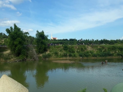 Đi tắm sông giữa trưa, hai cha con chết đuối thương tâm