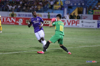 Văn Ho&agrave;ng c&oacute; thể l&agrave; qu&acirc;n b&agrave;i chiến lược của HLV Park?