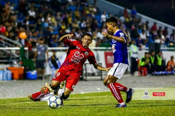 Th&aacute;i Lan t&igrave;m đường x&acirc;m nhập b&oacute;ng đ&aacute; Campuchia