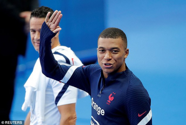 Mbappe nhiễm Covid-19, tuyển Pháp và PSG đối đầu gay gắt