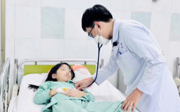 Ăn kẹo mang từ nước ngo&agrave;i về, 2 chị em ngộ độc cần sa