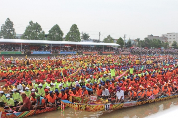 Những h&igrave;nh ảnh tuyệt đẹp ở giải đua ghe ngo lớn nhất miền T&acirc;y