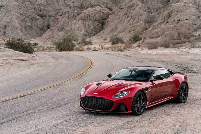 Aston Martin DBS Superleggera: Xe khủng bước ra từ "bom tấn"