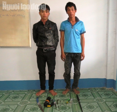 Bị cướp chém giữa đêm khuya, nam thanh niên bỏ xe chạy bộ đi báo công an