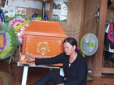 Em trai kể lại khoảng khắc đau l&ograve;ng 2 chị bị điện giật chết tr&ecirc;n đường đi học