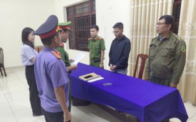 Khởi tố, bắt tạm giam t&agrave;i xế trong vụ ch&aacute;y l&agrave;m 2 người chết ở c&acirc;y xăng