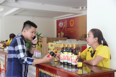 Phải trả lại t&ecirc;n cho nước mắm truyền thống!