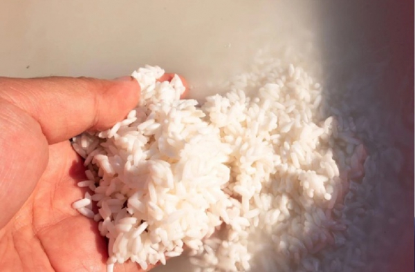 Hợp chất tăng tuổi thọ có trong “thứ bỏ đi” khi nấu rượu gạo?