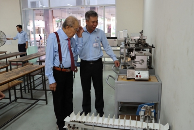 Xúc động những câu chuyện về thầy Võ Tòng Xuân ở trường xưa