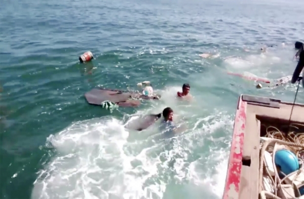 Quảng Ng&atilde;i: T&agrave;u chở h&agrave;ng từ đất liền ra đảo L&yacute; Sơn bị ch&igrave;m