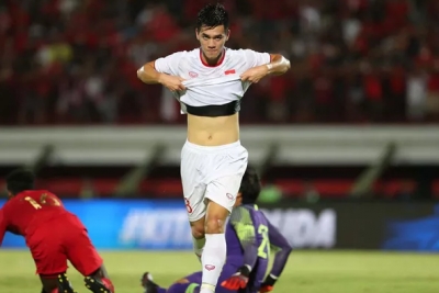 Tiến Linh v&agrave; chiếc &aacute;o đo nhịp tim th&uacute; vị