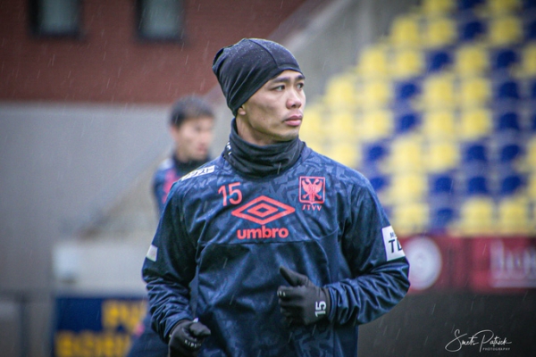 Nội bộ Sint Truidense lục đục v&igrave; "giam" C&ocirc;ng Phượng v&agrave; "Messi H&agrave;n Quốc"