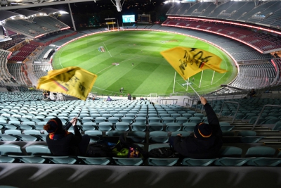 B&oacute;ng đ&aacute; ch&acirc;u &Acirc;u: Covid-19, kh&aacute;n giả ảo v&agrave; thật!