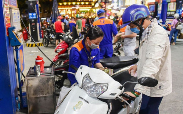 Xăng dầu đồng loạt giảm gi&aacute;