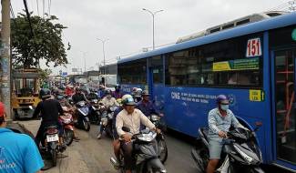 Quốc lộ 1 &ugrave;n tắc gần 4 giờ sau c&uacute; va chạm li&ecirc;n ho&agrave;n