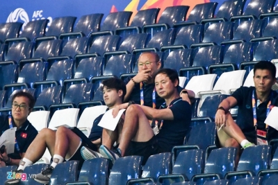 HLV Park Hang Seo đ&iacute;ch th&acirc;n do th&aacute;m Jordan v&agrave; Triều Ti&ecirc;n