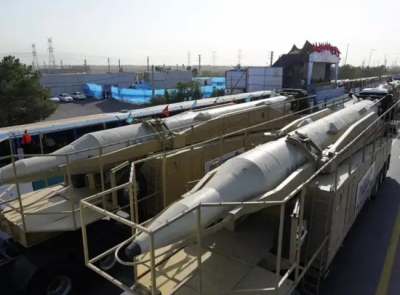 Iran lần đầu ti&ecirc;n ph&oacute;ng &ldquo;t&ecirc;n lửa khi&ecirc;u vũ&rdquo; tấn c&ocirc;ng Mỹ - Israel