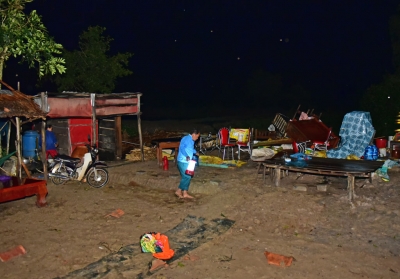 T&acirc;n Hưng: Mưa d&ocirc;ng, lốc xo&aacute;y l&agrave;m sập v&agrave; tốc m&aacute;i 64 căn nh&agrave;