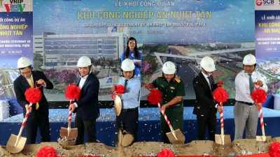 Long An x&acirc;y khu c&ocirc;ng nghiệp đ&oacute;n l&agrave;n s&oacute;ng đầu tư sau dịch Covid-19