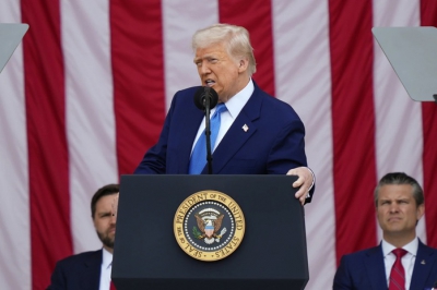 Tổng thống Donald Trump cân nhắc trừng phạt Nga