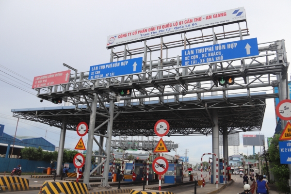 T&agrave;i xế g&acirc;y &aacute;p lực gay gắt, trạm BOT T2 Quốc lộ 91 tạm dừng thu ph&iacute;