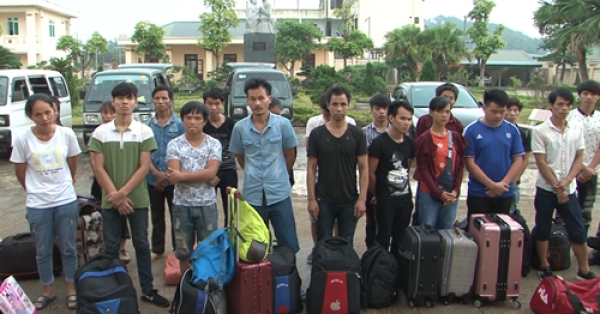 Tiếp nhận 30 lao động tr&aacute;i ph&eacute;p người Việt bị trục xuất về nước