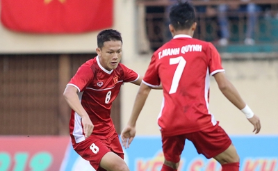 'Người kh&ocirc;ng phổi' của U19 Việt Nam khiến đồng đội th&aacute;n phục