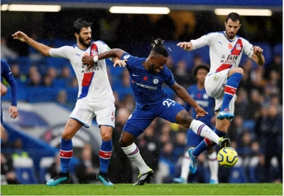 Chelsea chiếm ng&ocirc;i nh&igrave; bảng, Leicester so&aacute;n đoạt sốc ng&ocirc;i &aacute; qu&acirc;n