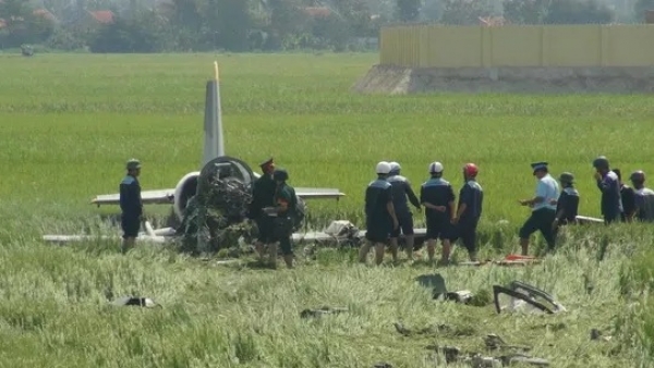 Rơi m&aacute;y bay ở Kh&aacute;nh H&ograve;a, 2 người thương vong