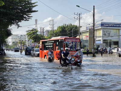 Chuy&ecirc;n gia cảnh b&aacute;o &ldquo;n&oacute;ng&rdquo; về nguy cơ khi "lũ chồng lũ" ở ĐBSCL