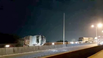 Cầu Ph&uacute; Mỹ "t&ecirc; liệt" gần như th&acirc;u đ&ecirc;m