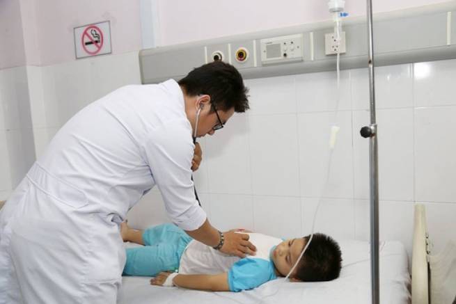 TP HCM: Ca bệnh phải đặc c&aacute;ch người th&acirc;n v&agrave;o ph&ograve;ng mổ