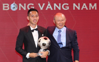 Đỗ H&ugrave;ng Dũng: 'Trước khi l&agrave; người kh&ocirc;ng phổi, t&ocirc;i từng thở kh&ocirc;ng nổi tr&ecirc;n s&acirc;n'