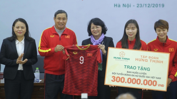 B&oacute;ng đ&aacute; nữ Việt Nam được t&agrave;i trợ 100 tỉ đồng với giấc mơ World Cup