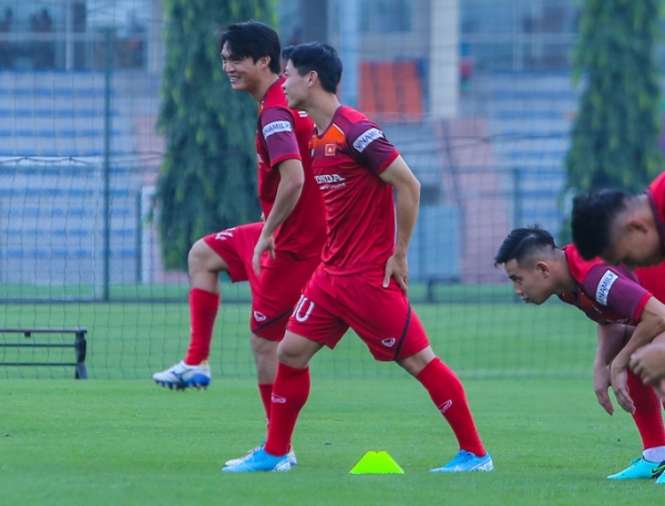 C&ocirc;ng Phượng c&oacute; thể đến CLB TP HCM; Văn To&agrave;n, Tuấn Anh kh&ocirc;ng được sang T&acirc;y Ban Nha