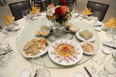 Thủ tướng Nguyễn Xu&acirc;n Ph&uacute;c chi&ecirc;u đ&atilde;i c&aacute;c cầu thủ m&oacute;n g&igrave;?