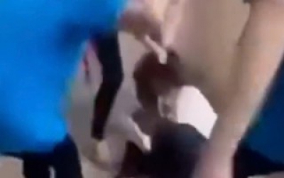 X&ocirc;n xao video nữ sinh lớp 8 bị đ&aacute;nh hội đồng trong trường học