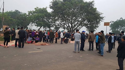 X&aacute;c định nguy&ecirc;n nh&acirc;n ban đầu vụ xe kh&aacute;ch t&ocirc;ng 7 người đi đưa tang tử vong