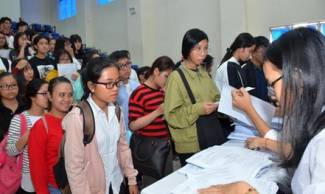 Điểm chuẩn thấp, trường tốp dưới chật vật