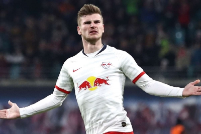 Chuyển nhượng 7/6: MU chi 100 triệu euro mua 'si&ecirc;u trung vệ'