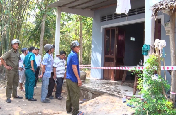 Người đ&agrave;n &ocirc;ng bị ch&aacute;y đen b&ecirc;n b&igrave;nh gas đ&atilde; mở van