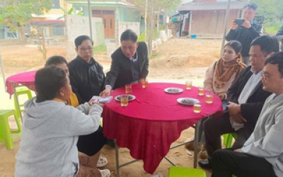 Học sinh lớp một bị điện giật tử vong khi chơi ở nhà