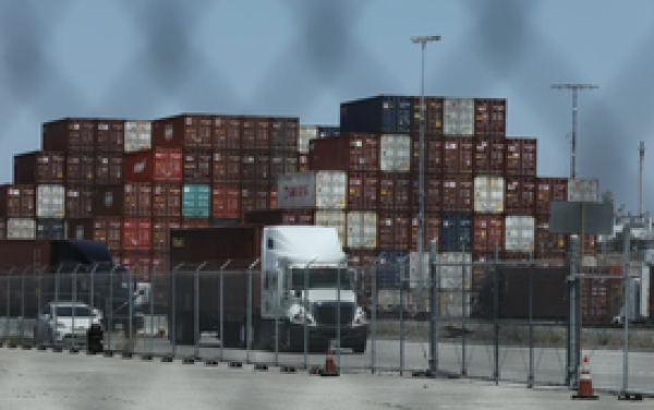 Bức tranh thương mại toàn cầu vẫn rối