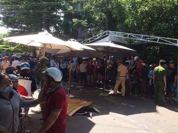 Xe Lexus 6666 đ&acirc;m tr&uacute;ng đ&aacute;m tang: Xử l&yacute; nghi&ecirc;m nếu ph&aacute;t hiện sai phạm